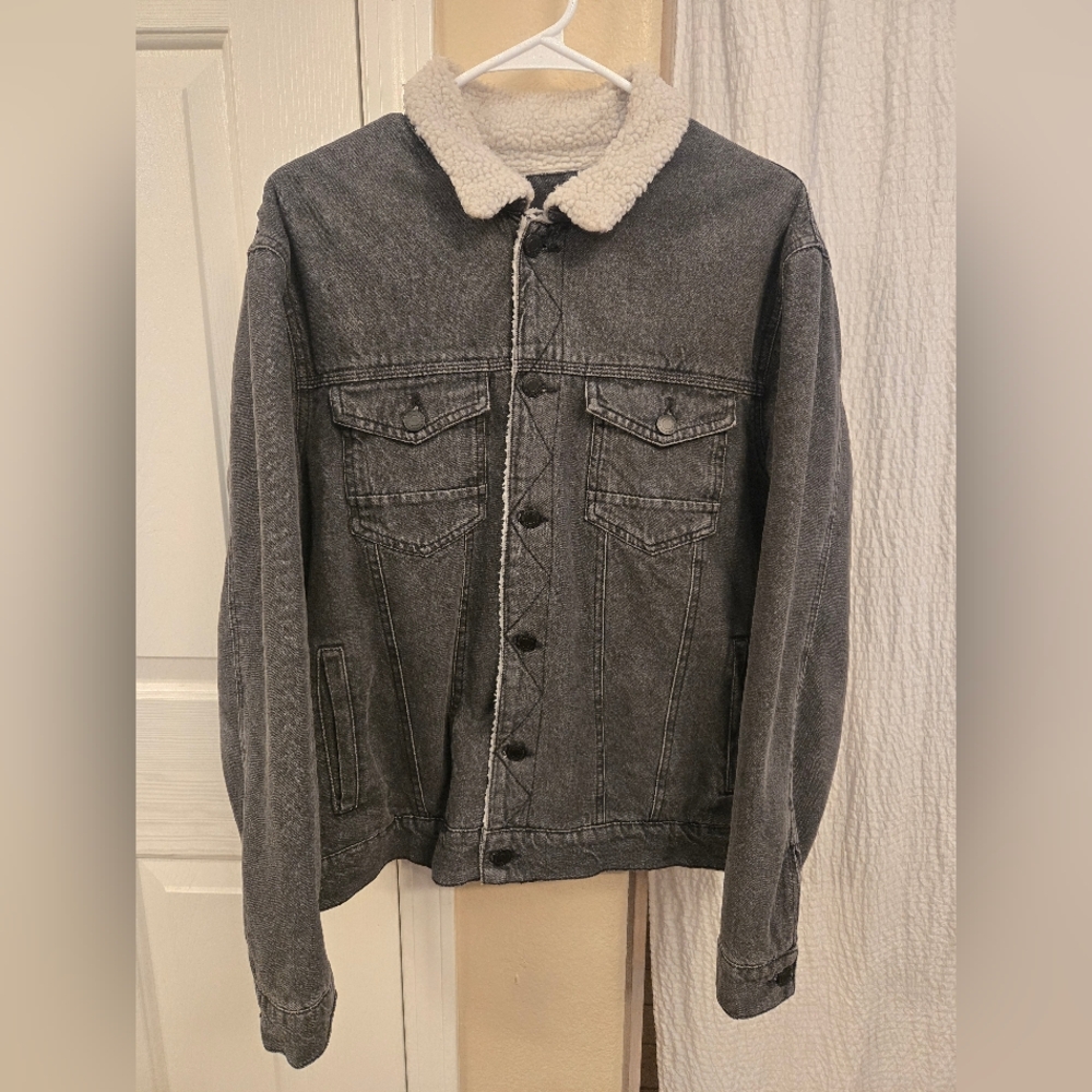 8-Ball Designed Sherpa Lined Jacket - Picture 3 of 5